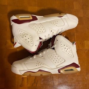 Air Jordan 6 maroon size 7Y